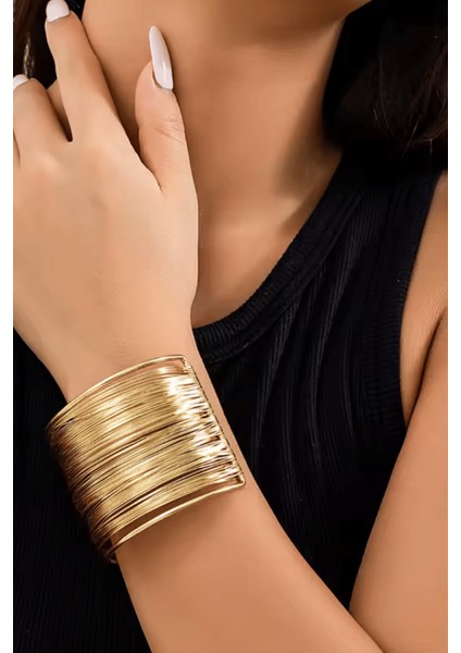 Altın Rengi Katmanlı Geniş Kenarlı Açık Tel Bileklik modelleri