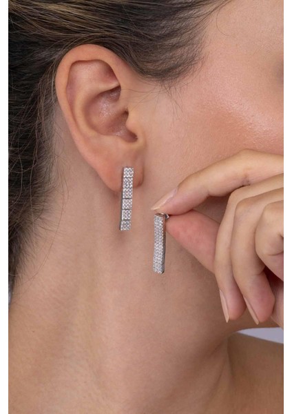 Beyaz Altın Kaplama 3 Sıra Su Yolu 925 Ayar Gümüş Küpe