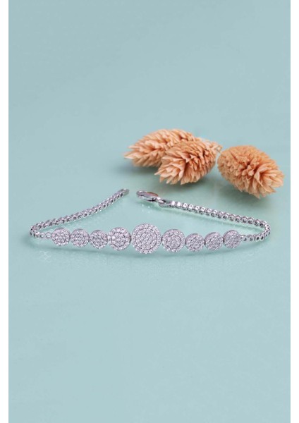 Hürrem Sultan Modeli Zümrüt Taşllı Damla Motifli 925 Ayar Gümüş Bileklik fırsatları