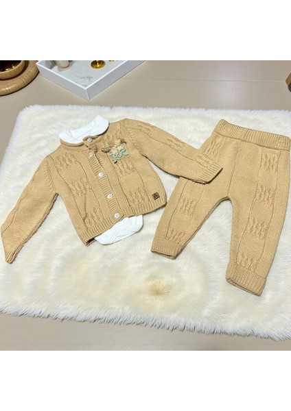 Bebe Yaka Bodyli Çiçek Aksesuarlı Triko Üçlü Alt Takım - ANG1515-CAMEL-6 - 9 Ay Camel