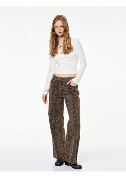 Slim Fit Uzun Kollu Metal Aksesuarlı Pencere Detaylı Halter Yaka Tişört