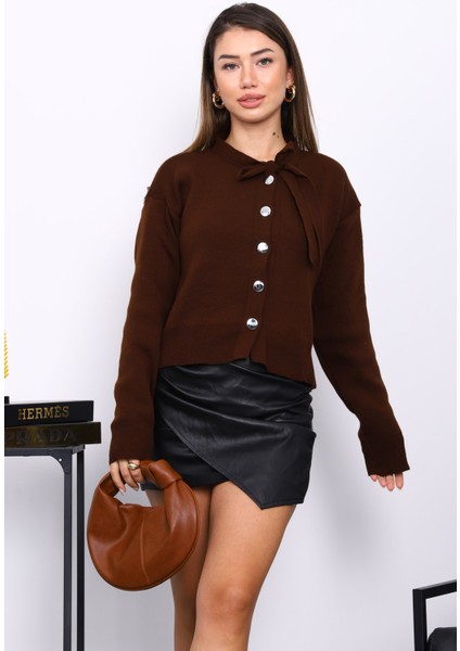 Kahverengi Yaka Bağlamalı Düğmeli Triko Hırka