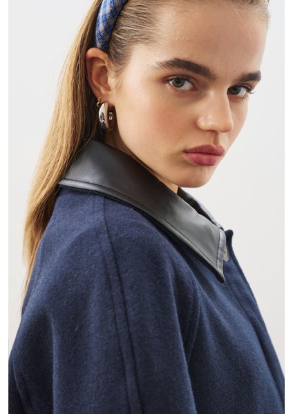 Deri Detaylı Kaşe Kaban Lacivert