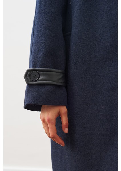 Deri Detaylı Kaşe Kaban Lacivert