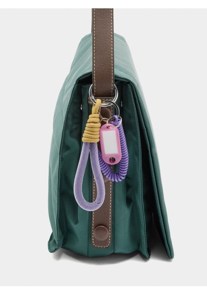 Charm'lı Teknik Kumaş Çapraz Askılı Çanta modelleri