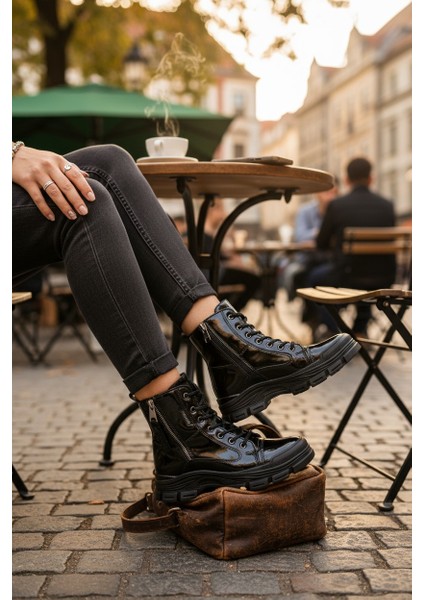 Conpax 5428 Siyah Rugan Kadın Fermuarlı & Bağcıklı Bot