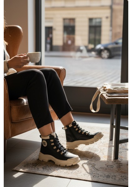 Conpax 5967 Siyah Bej Kadın Fermuarlı & Bağcıklı Bot modelleri