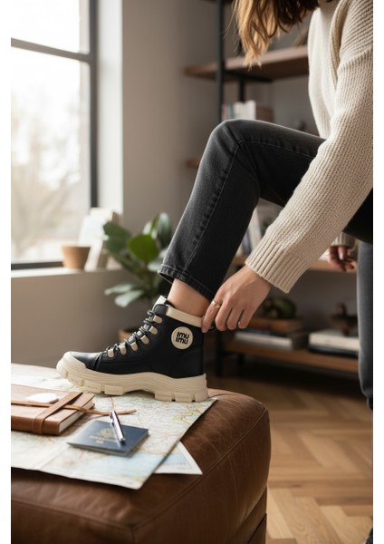 Conpax 5967 Siyah Bej Kadın Fermuarlı & Bağcıklı Bot fırsatları