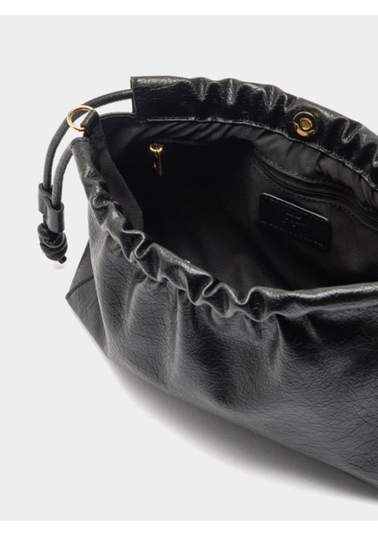 Büzgü Detaylı Çapraz Askılı Çanta fırsatları