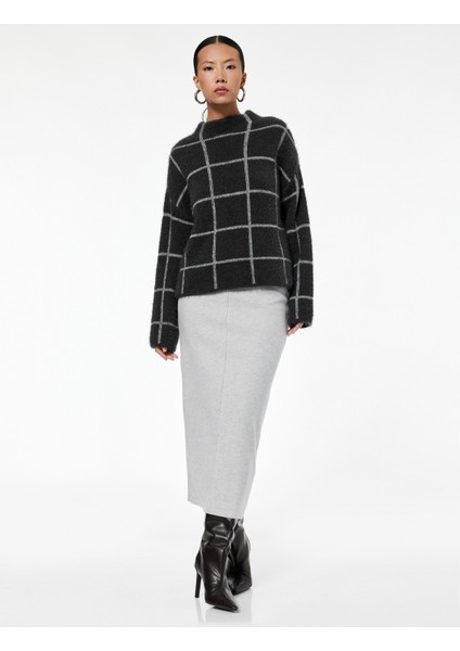 Uzun Kollu Dik Yaka Kareli Triko Peluş Kazak fiyatları