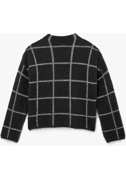 Uzun Kollu Dik Yaka Kareli Triko Peluş Kazak fırsatları