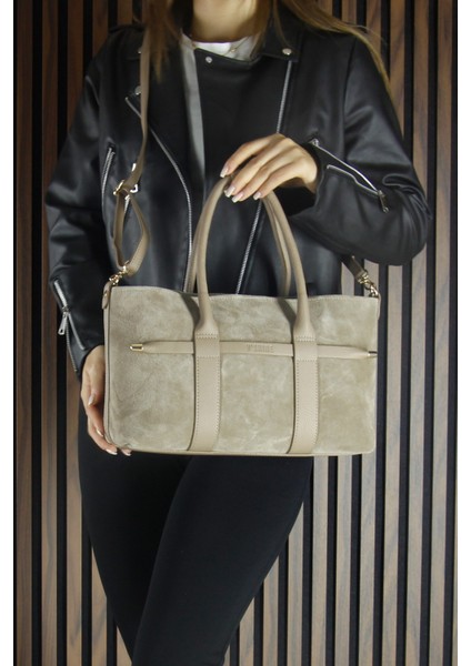 Kum Hakiki Dana Süet Fermuarlı Üç Bölmeli Iç Cepli Askılı Orta Boy Günlük Omuz Çantası indirimleri