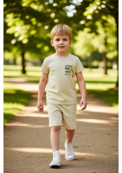 Erkek Çocuk Pamuklu Bisiklet Yaka Kısa Kollu T Shirt ve Şort Takımı Kaliteli Şık Rahat