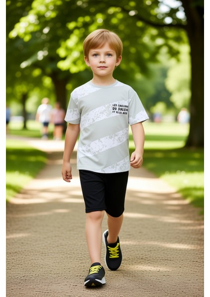 Erkek Çocuk Pamuklu Bisiklet Yaka Kısa Kollu T Shirt ve Şort Takımı Kaliteli Şık Rahat