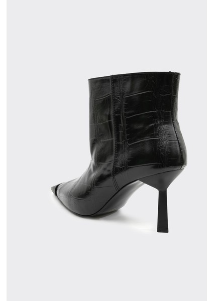 Sivri Burun Fermuarsız Kadın Bot modelleri