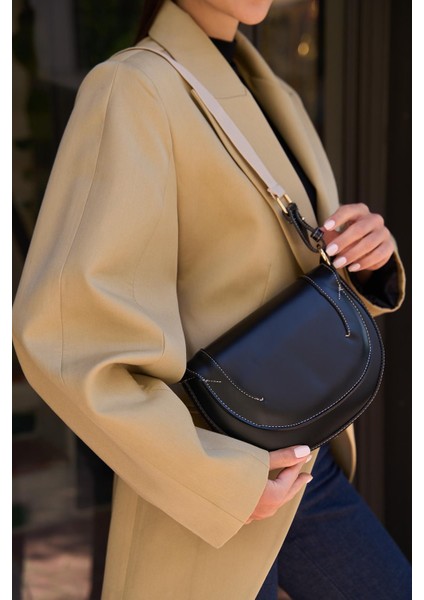 Siyah Kadın Kontrast Dikişli Çapraz Askılı El ve Omuz Çantası