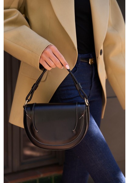 Siyah Kadın Kontrast Dikişli Çapraz Askılı El ve Omuz Çantası modelleri