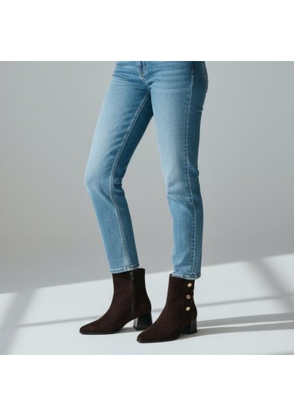 Kahve Süet Hakiki Deri Gold Düğme Detaylı Kadın Sivri Burunlu Bot