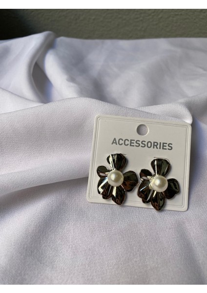 Kararmaz Çelik Inci Detaylı Çiçek Gümüş Küpe fiyatları