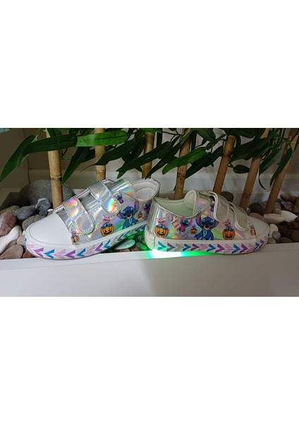 Stitch Baskılı Kız Çocuk Ayakkabısı fırsatları