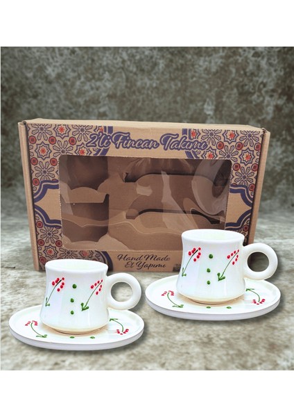 El Yapımı 2 Kişilik Lüks Kahve Fincanı Hediye Seti – Zarif Çiçek Desenli fiyatları