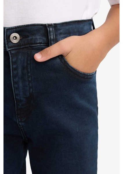 Erkek Çocuk Straight Fit Düz Paça Jean Pantolon G3422A825CW fırsatları