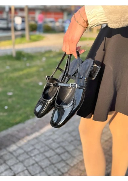 Veria Kadın Küt Burun Topuklu Ayakkabı Modern ve Konforlu Tasarım Büyük Numara fiyatları