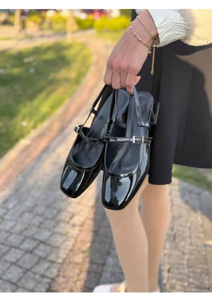 Veria Kadın Küt Burun Topuklu Ayakkabı Modern ve Konforlu Tasarım Büyük Numara