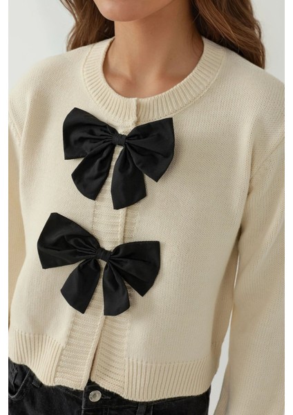 Kadın Fiyonklu Yumuşak Kalın Triko Hırka Fildişi Doğal fırsatları