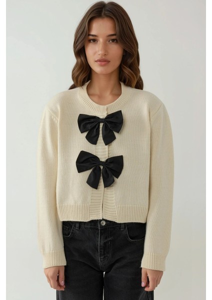 Kadın Fiyonklu Yumuşak Kalın Triko Hırka Fildişi Doğal