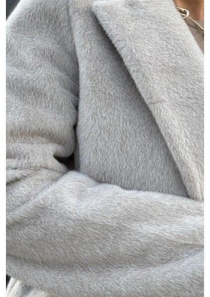 Ekru Siyah Kemerli Cep Detaylı Kadın Ceket modelleri