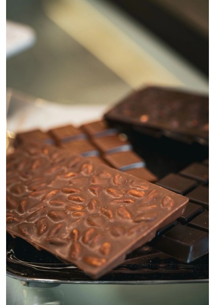 Sütlü Çikolatalı Antep Fıstıklı Tablet (50 G) fırsatları