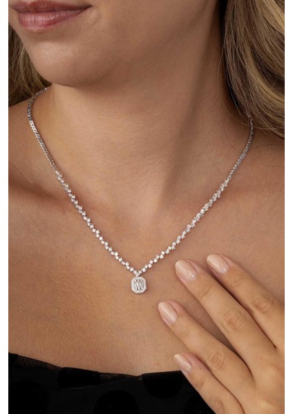 Pırlanta Montür Sıralı Tek Taş Rodyum Kaplama Baget Gümüş Kolye