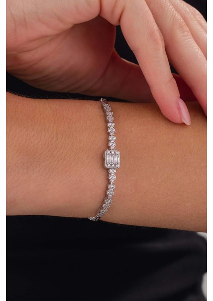 Baget Taşlı Rodyum Kaplama Su Yolu 925 Ayar Gümüş Bileklik fırsatları