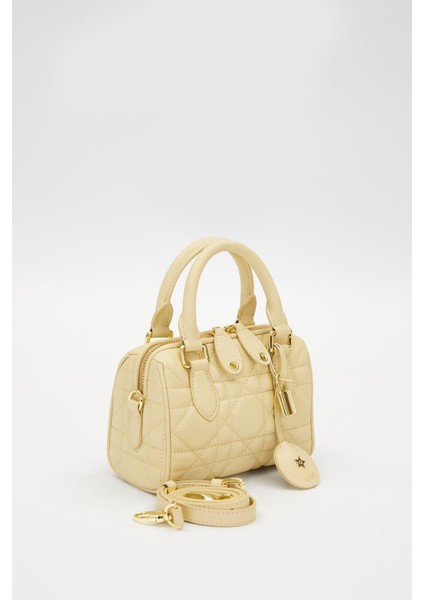 Açık Yeşil Kilit Aksesuar Detaylı El Çantası fiyatları