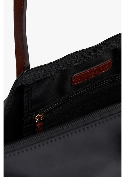 Kadın Popette Metal Amblemli Omuz Çantası - Siyah modelleri