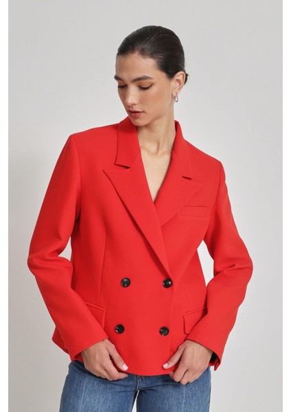 Kırmızı Asimetrik Kapama Cep Detaylı Ceket fiyatları