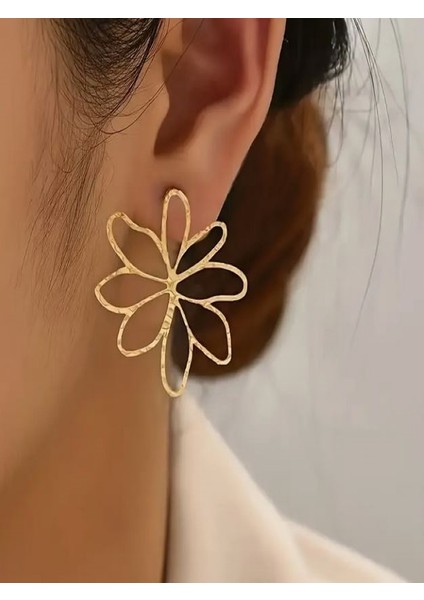 Oyma Desenli Çiçek Küpe