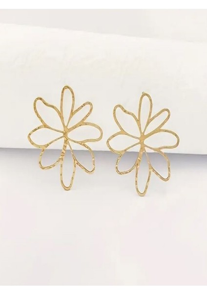 Oyma Desenli Çiçek Küpe modelleri