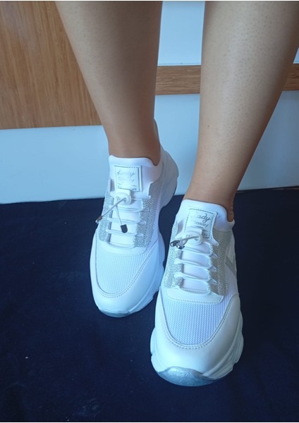 Kadın Yüksek Taban Rahat Şık Günlük Spor Ayakkabı Beyaz Renk fırsatları