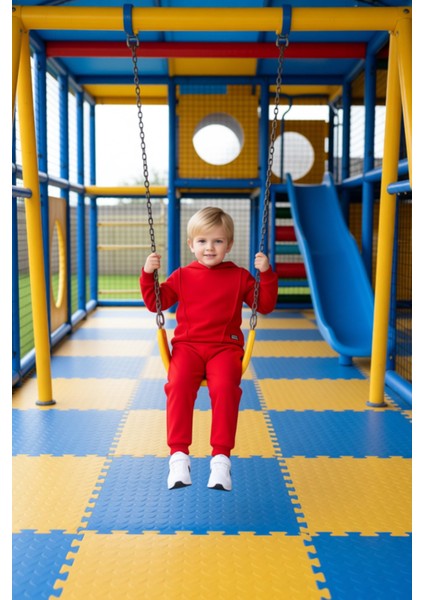 Erkek Çocuk Kapüşonlu Sweatshirt ve Eşofman Altı Takımı Kış Ayları Için Sıcak ve Rahat Seçenek