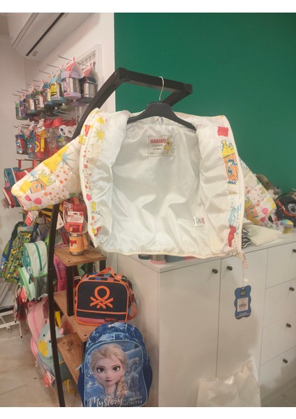 Unisex Çocuk Lisanslı Kapüşonlu Mont Krem modelleri