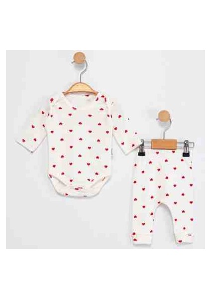 0-9 Ay %100 Pamuk Kız Bebek Takım – Krem Zemin Kırmızı Mini Kalp Desenli – Mizacen