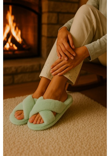 Kadın Peluş Ev Terliği – Şömine Serisi, Çapraz Bantlı, Ultra Yumuşak Konfor Taban fiyatları