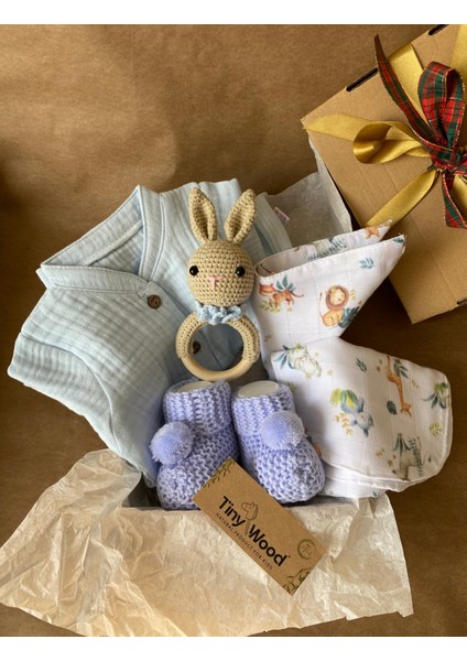 Organik Müslin Tulumlu Bebek Hediye Seti | Amigurumi Çıngıraklı modelleri