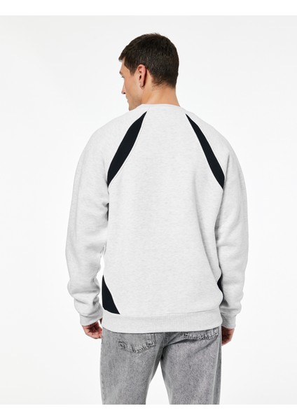 Regular Fit Uzun Kollu Bisiklet Yaka Baskılı Sweatshirt indirimleri