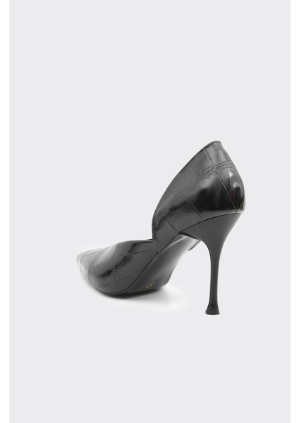 Dekolteli Kadın Stiletto modelleri