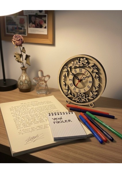Doğal Ahşap Çiçek Desenli Masa Saati 20X20 Modern Tasarım fırsatları