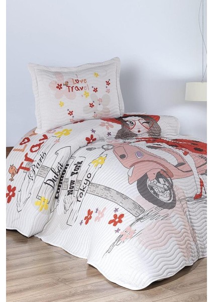 Gezgin Kız Baskılı Kapitoneli Tek Kişilik Yatak Örtüsü Kırmızı