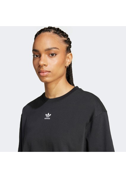 Essentials Cropped Kadın Siyah T-Shirt.- indirimleri